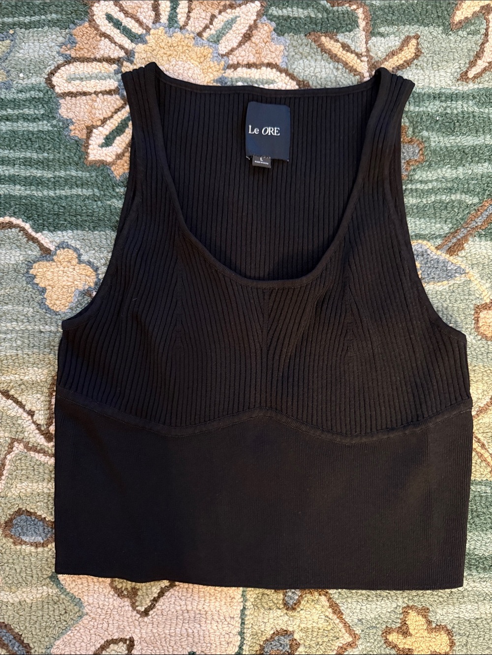 Le Ore Black Ribbed Scoop Neck Cropped Tank Top size large